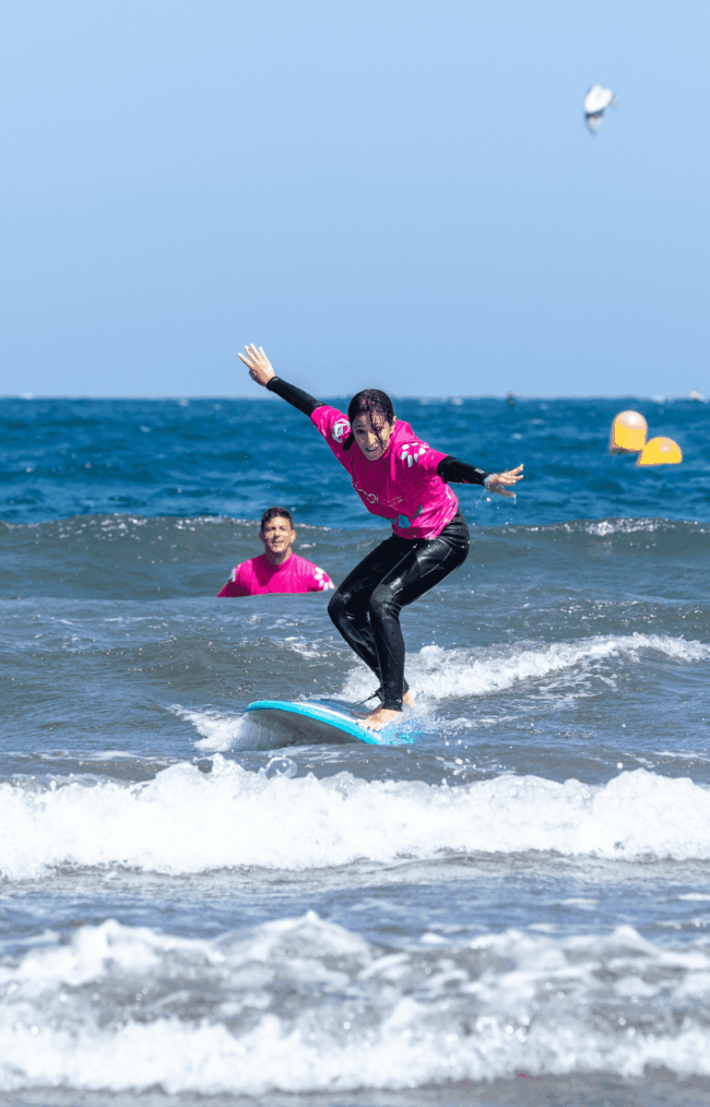 girl_surfing_tenerife